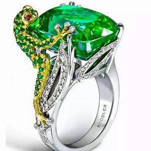 Emerald Frog Silver Ring!